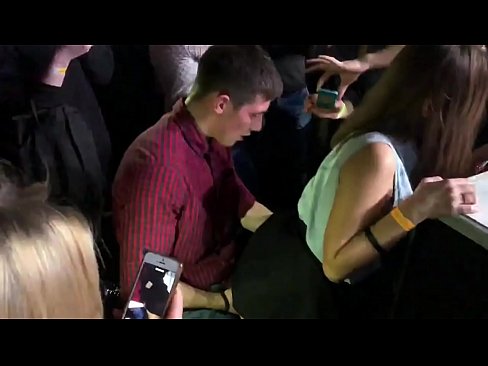 ❤️ sex tūturu i roto i te nightclub Russian. 18-tau-tawhito Russian kotiro i roto i te nono me te tara fucked i roto i te nightclub ❤❌ Fucking i mi.porn-milf-300.ru ❌❤